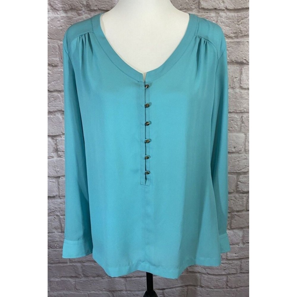 Soft Surroundings Blue Half Button Front Shirt Womens‎ M Metal Buttons EUC 9115